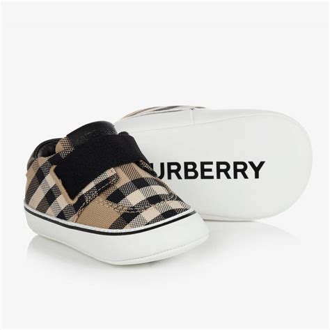 burberry baby shoes size 4